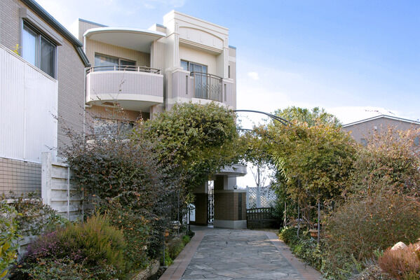 【市が尾パークホームズ参番館】自然の息吹と、四季の移ろいを感じる潤いの暮らし。 【市が尾パークホームズ参番館】自然の息吹と、四季の移ろいを感じる潤いの暮らし。