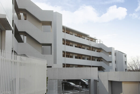 全戸分にあたる51台分の機械式駐車場を敷地内に設置。