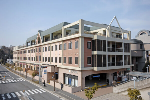 横浜市ブルーライン「中川」駅は、徒歩3分。