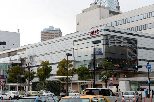 「アトレ川崎」は、約1,000m（徒歩13分）。