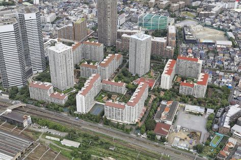 鹿島田駅・新川崎駅の中心に立地した広大な敷地です。