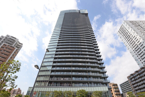 【クレッセント川崎タワー】カフェ、シアタールーム、ゲストルームなど多彩な共用施設が揃います。
