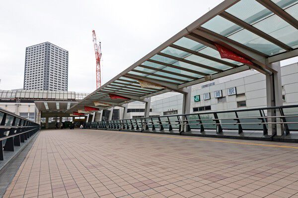 東海道本線「川崎」駅まで約400m（徒歩5分）。