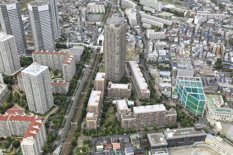 「サウザンド・タワー」を始め7つの住居棟からなる全1,000戸のコミュニティ。