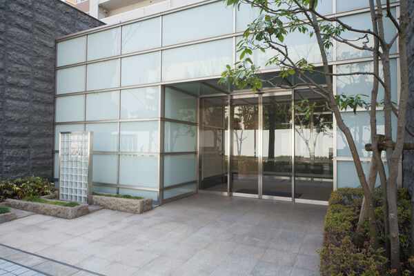 カラーTVモニター付きのインターホンで暮らしの安全を守ります。