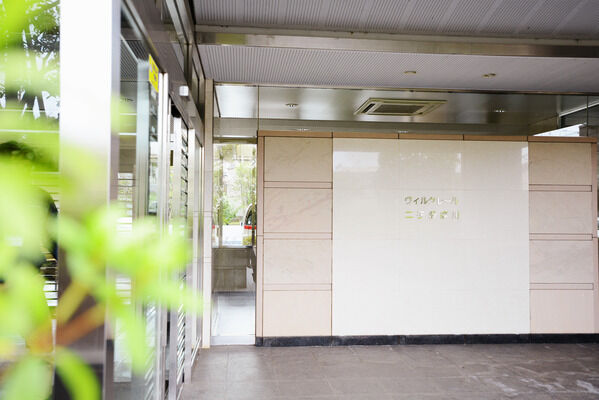 リバーウイングとサウスウイングを結ぶ共有棟「クレールハウス」。