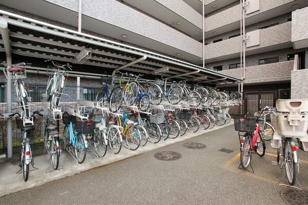 敷地内には、駐輪場を設置。88台分を駐輪することができます。