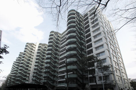 壮大で、スタイリッシュな佇まいの外観。 壮大で、スタイリッシュな佇まいの外観。