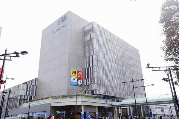 東急田園都市線「二子玉川」駅までは約1,100m（徒歩13分）。