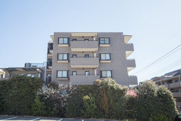 【鷺沼南パーク・ホームズ参番館】陽の光や風をふんだんに取り込む設計で、明るい暮らし。 【鷺沼南パーク・ホームズ参番館】陽の光や風をふんだんに取り込む設計で、明るい暮らし。