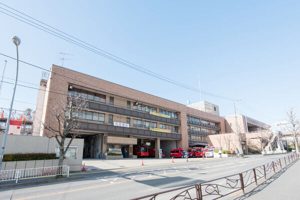 「麻生消防署」は、約1,200m（徒歩15分）。	