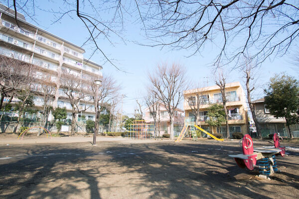 「鹿島台公園」は、約110m（徒歩2分）。