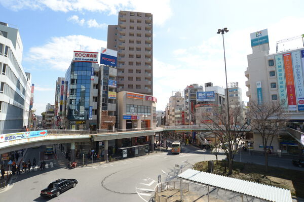 「藤沢」駅前は、ショッピング・娯楽などの様々な施設が揃っています。