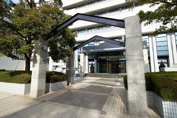 きれいに整えられた植込みが、暮らしに安らぎとゆとりをもたらします。 きれいに整えられた植込みが、暮らしに安らぎとゆとりをもたらします。