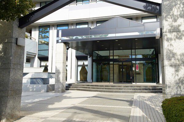 落ち着きと気品にあふれたエントランス。 落ち着きと気品にあふれたエントランス。