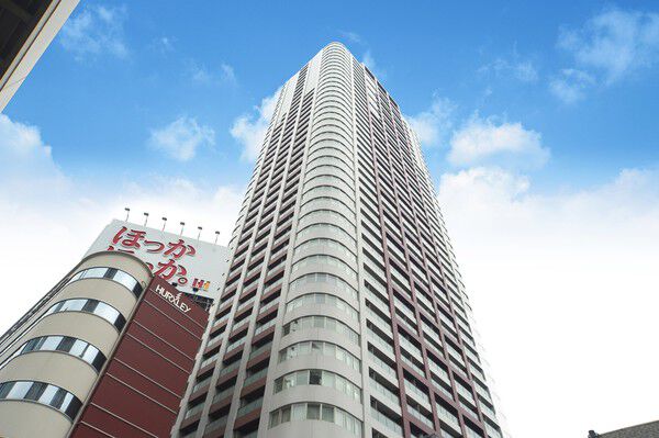 【ザ梅田タワー】コーナーデザインをゆるやかにカーブさせて柔らかな表情に。		