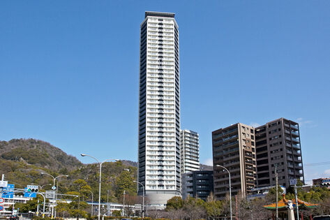 地上42階建、総戸数292戸のタワーレジデンス。		
