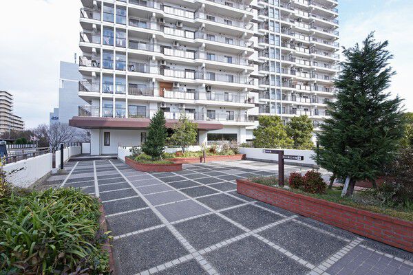 美しく配された木々が、毎日に潤いと安らぎをプラスします。		