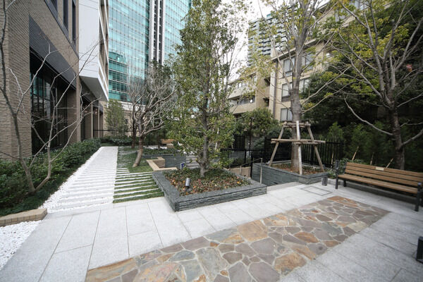 四季折々の表情を見せる4つの庭が、生活に潤いをもたらします。