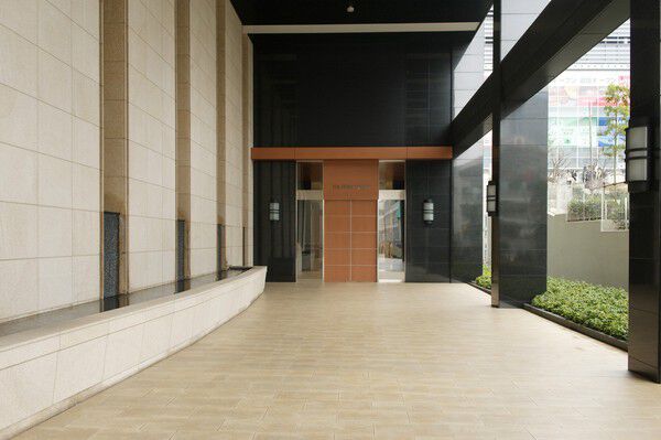 気品溢れる、グランドホテルライクなアプローチ。		