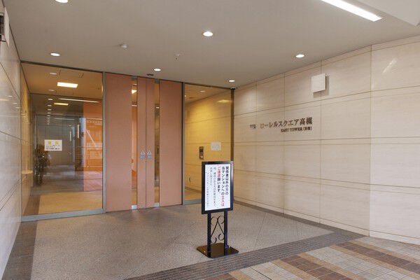 商業施設への動線と住まいへの動線は完全に分離。プライバシーを守ります。		