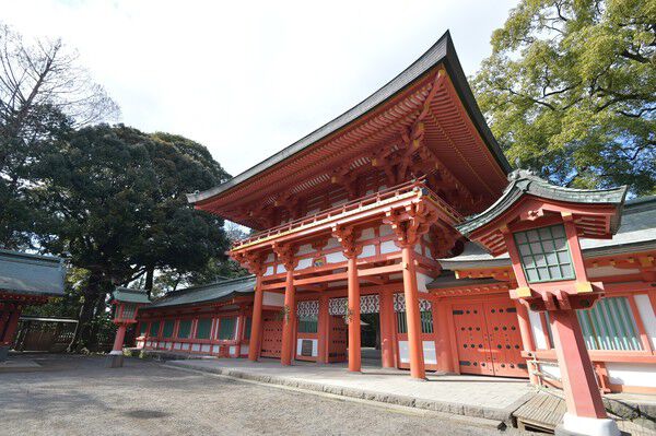 「お氷川さま」と敬慕される「氷川神社」まで約1,800m（徒歩23分）。		