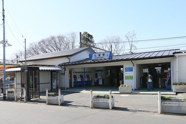 東武野田線「七里」駅まで徒歩19分。		 東武野田線「七里」駅まで徒歩19分。