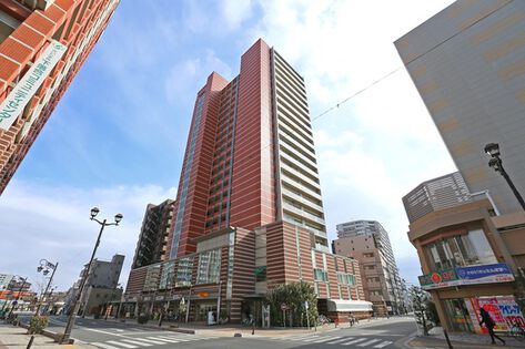 街の華麗なシンボルに住むことがステイタスとなる住まい。 街の華麗なシンボルに住むことがステイタスとなる住まい。