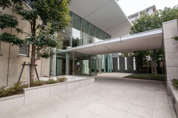 ゆったりとしたエントランスアプローチが、住まいへの期待を高めてくれます。		