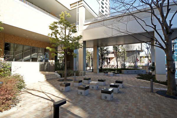 やすらぎの場として心地よいひと時を演出してくれるシーズンテラス。		