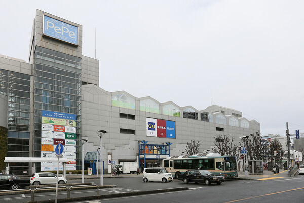 「西武本川越ペペ」は、約600m（徒歩8分）。