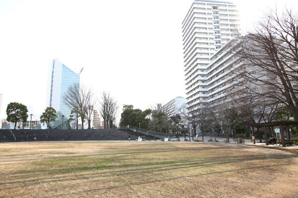「川口西公園（リリアパーク）」まで約360m（徒歩5分）。