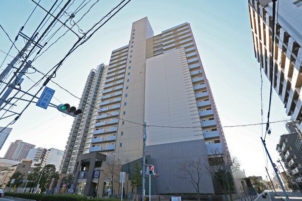 【ライオンズプラザ川口】地下1階のトランクルームなど暮らしの利便性を高める設備が充実。		