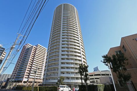 地上31階建て。震度7程度の地震にも耐える高度な耐久性を追求。		 地上31階建て。震度7程度の地震にも耐える高度な耐久性を追求。