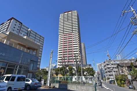 敷地内にある公園は約3,400㎡。表情の異なる3つのガーデンが迎えてくれます。		