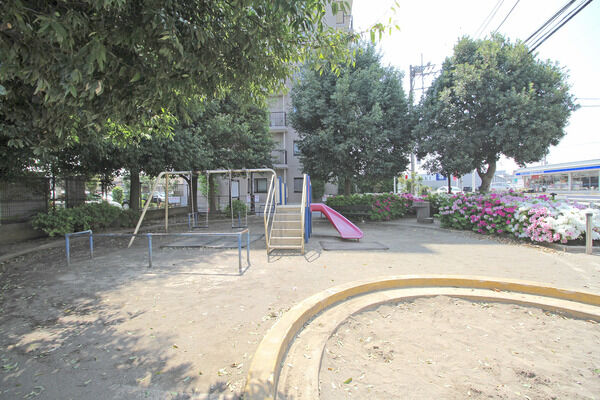 向陽第5公園 現地より約50m 向陽第5公園 現地より約50m