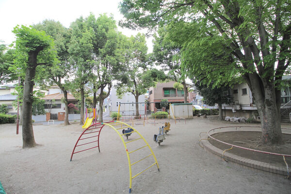 小手指公園　現地より約100m