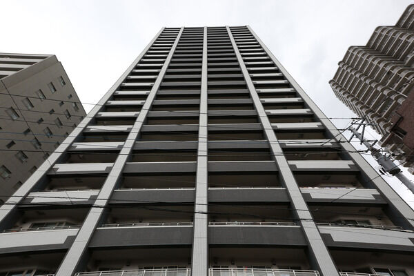 【Brillia Tower所沢ロジュマン】オフホワイトとブラックを基調にした、落ち着いた趣き。 【Brillia Tower所沢ロジュマン】オフホワイトとブラックを基調にした、落ち着いた趣き。