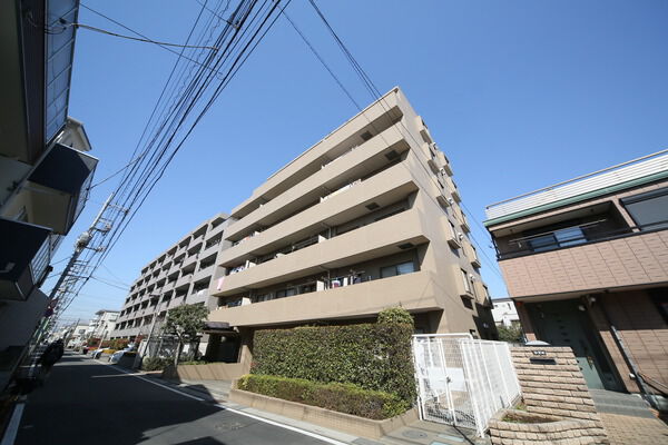 【所沢美原町パークホームズ】全24戸中20戸が角住戸。さわやかな陽光が日々の暮らしを照らします。		