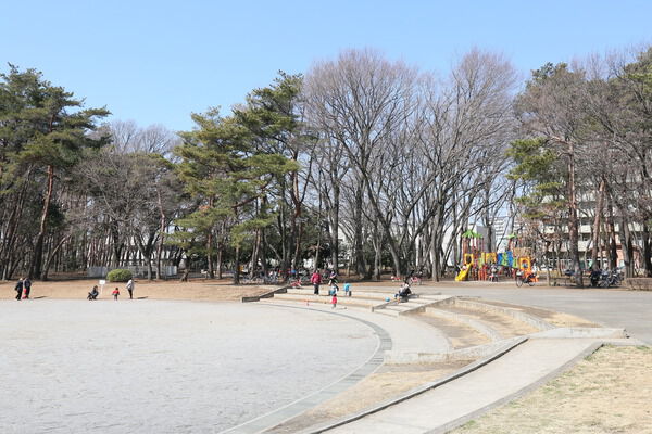 「緑町中央公園」まで約1,500m（徒歩19分）。
