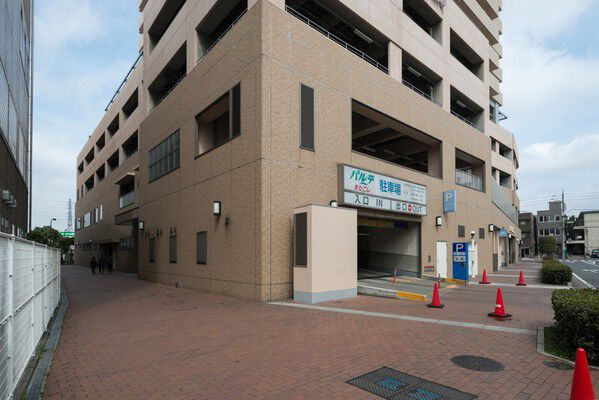 5階には111台分の居住者専用駐車場をご用意しました。