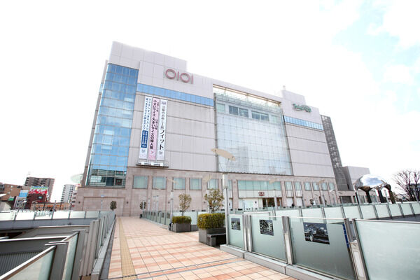 「マルイファミリー志木店」は、約1,000m（徒歩13分）。