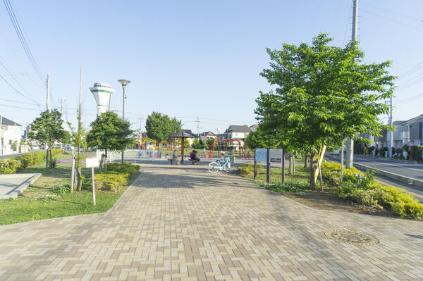 上沢公園　現地より約300m