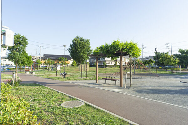 上沢公園　現地より約300m