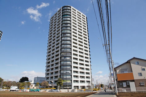 高い開放感を感じる住まいは、採光・通風にも配慮されたバルコニーを採用。 高い開放感を感じる住まいは、採光・通風にも配慮されたバルコニーを採用。