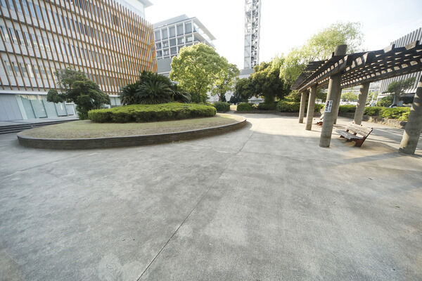 港第二公園　現地より約350m