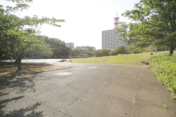 みなと公園　現地より約90m