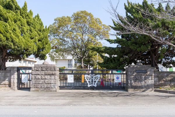 「千葉市立蘇我小学校」まで約500m（徒歩7分)。		