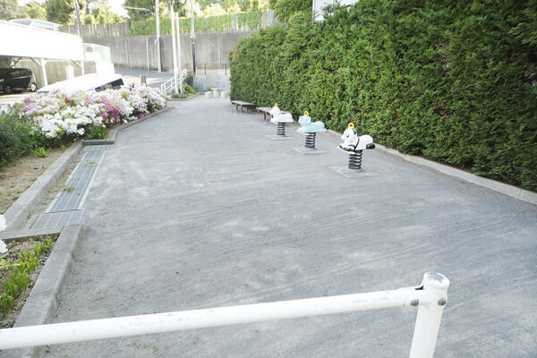 小中台西第3公園 現地より約20m 小中台西第3公園 現地より約20m