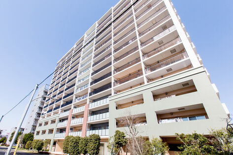 地上14階建て。色鮮やかでモダンな佇まい。 地上14階建て。色鮮やかでモダンな佇まい。
